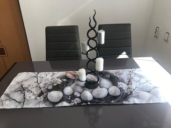 Stůl se 4 židlemi - 3