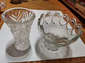 Stare vázy/nadoby z lisovaneho skla - 3