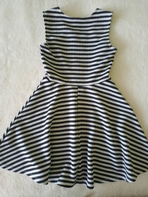dívčí, černobílé, proužkované šaty, zn.Primark - 3