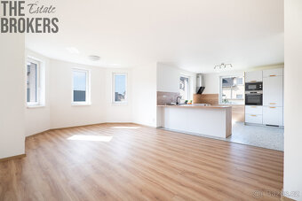 Prodej rodinného domu 172m2, pozemek 1036m2 - 3