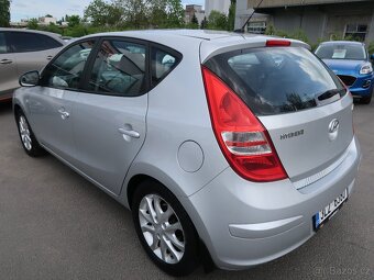 Hyundai i30 1.6CVVT,90kW,Trikolor,NovéČR - 3