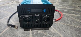 Výkonný 4000W měnič napětí 24V/230V s čistou sinusovkou - 3