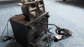 Repro basový a dva satelitky hp - 3