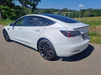 Tesla 3 Performance pronájem - 3