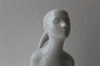 Sedící nahá dívka – Jiří Černoch - Royal Dux, styl Brusel - 3