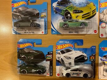 Hotwheels modely celkem 14 kusů vč. 3 specielních - 3