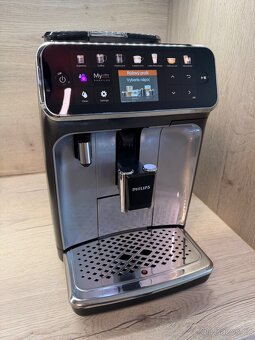 Philips 5400 LatteGo– automatický kávovar v perfektním stavu - 3
