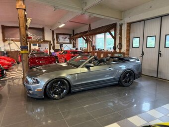 Ford Mustang Shelby GT500, rok 2010 - 3