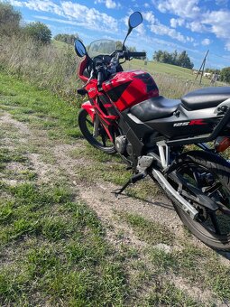 Honda cbr125r - 3