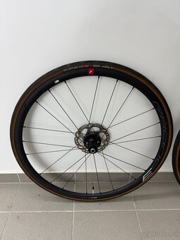 Silniční výplety Fulcrum Racing 3 DB, Pláště Vittoria - 3