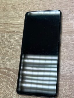 Samsung Galaxy S20+ 128GB Černý - 3