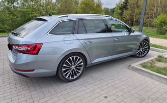 Skoda Superb 1.8 TSI Laurin Klement DSG - 3