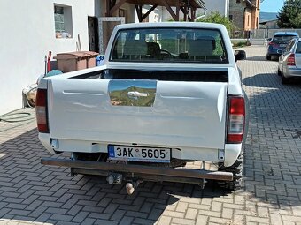 Nissan Navara Double-cab 2,5 TDI 4x4 - 3