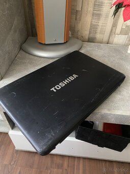 Toshiba satelitní PRO i3-2350M / 17,3 palců - 3