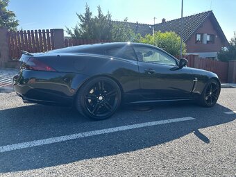 Jaguar XK 4,2 V8 automat / padla / black / slušný stav - 3