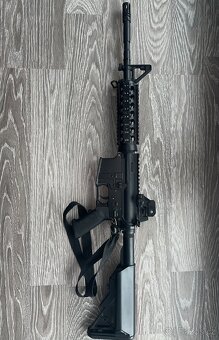 Airsoftová zbraň Colt M4 CQB celokov CYMA - 3