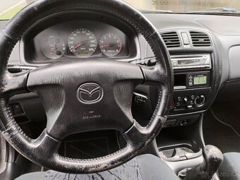 Mazda 323 hatch - 3