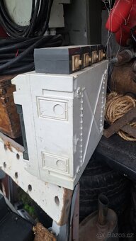 Rozvaděč se tří fázovým elektroměrem. - 3
