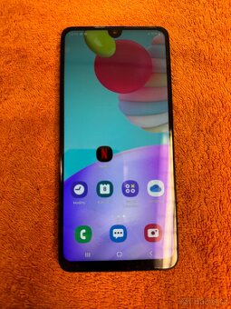 Samsung A41 v super stavu, plně funkční - 3