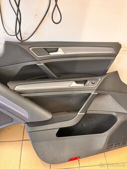 Golf 7 zadní sedačky plus všechny tapce a loketka - 3