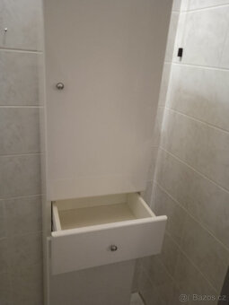 Koupelnová skříňka - 3