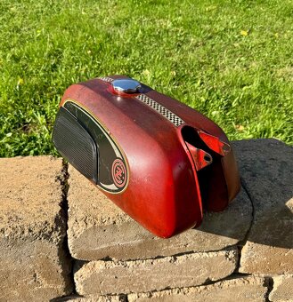 ČZ 125 175 - nádrž s víčkem - 3