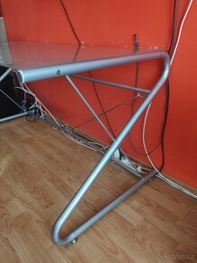 Skleněný kancelářský stůl - 3