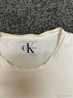 Calvin Klein Jeans bílé tričko s CK logem - 3