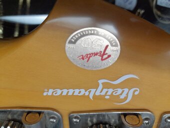 Baskytara Fender - 3