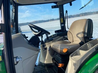 John Deere 3039R - 3