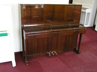 Prodám pianino Petrof mod.125 - 3