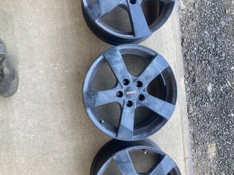 Kola dezent R17 5x114,3 - 3