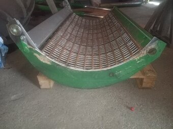 mláticí koš JD T560 - 3