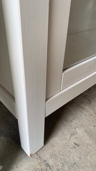 Ikea Hemnes široká vitrína knihovna masiv bílé mořidlo - 3
