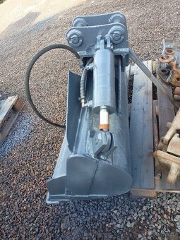 Svahovací lžíce Volvo - 3