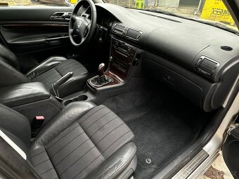 Škoda Superb V6 2.8 2005 krásné vládní auto manuál 142kW - 3
