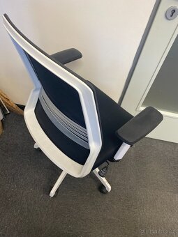 Prodám Kancelářská židle 2ks NOVELLO WHITE-BLACK - 3