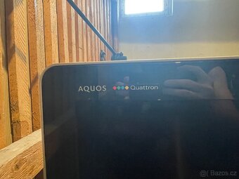 TV - Aquos Quattron Sharp - 3