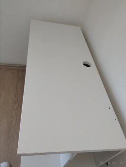 Stůl IKEA - 3