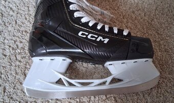 Lední brusle CCM vel. 40,5 - 3