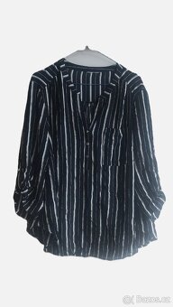 Černobílá pruhovaná office košile - 3