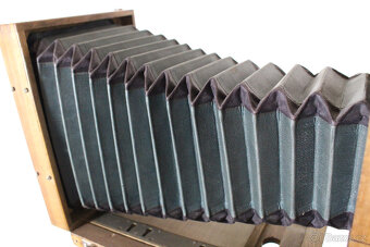 starožitný fotoaparát se statívem - 3