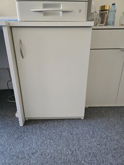 kancelářský nábytek - 3