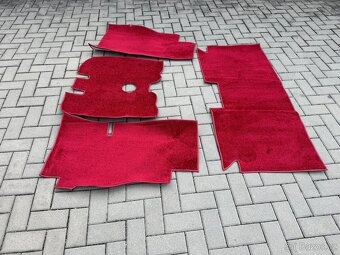 Volha Gaz 24, nové koberce - 3