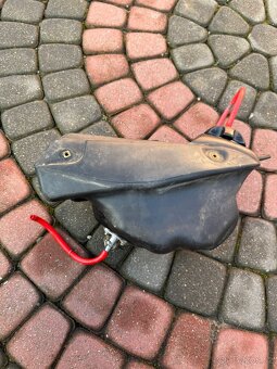 nádrž kohoutek palivová nádrž honda cr 125 / 250 r 00-01 - 3