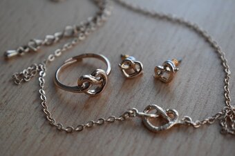 Set náušnice, náhrdelník, prsten srdce - 3