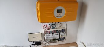 Použitý, plně funkční střídač SOLARMAX 6000S - 3