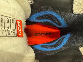 BRUSLE CCM JETSPEED FT 680 , vel. 45/9,5 R - 3