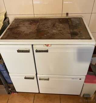 Prodám starší kuchyňská kamna na tuhá paliva - plně funkční - 3