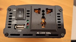 Měnič 12V - 230V / 300W (špičkově 600W) obdelníkový průběh - 3